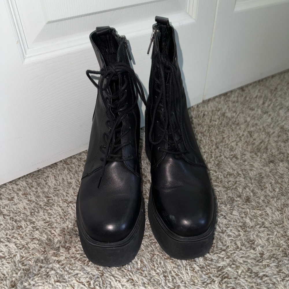 Black Women's Lace-Up Boots